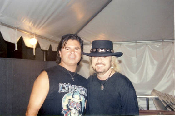kevinhawkinswithdonnievanzantbackstage.jpg